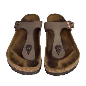 Birkenstock Gizeh Sandal in Mocha Size 7.